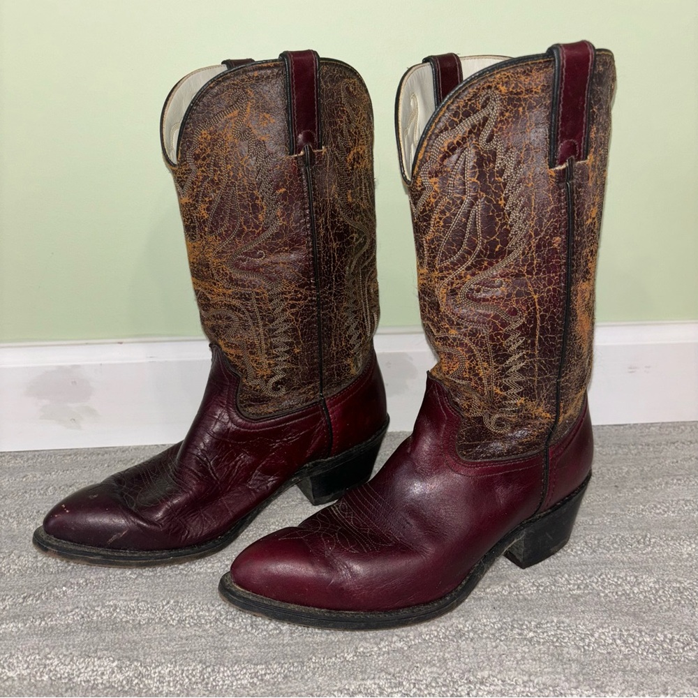 Durango Men’s Cherry Red Leather Embroidered Cowboy Boots Size 9.5 D
